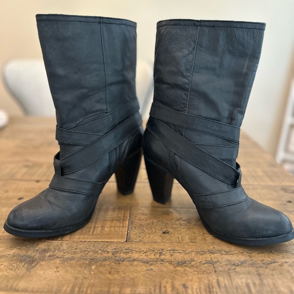 Steve Madden Freeway Dark Blue Leather High Heel Boot - Size 8 - Picture 5 of 6